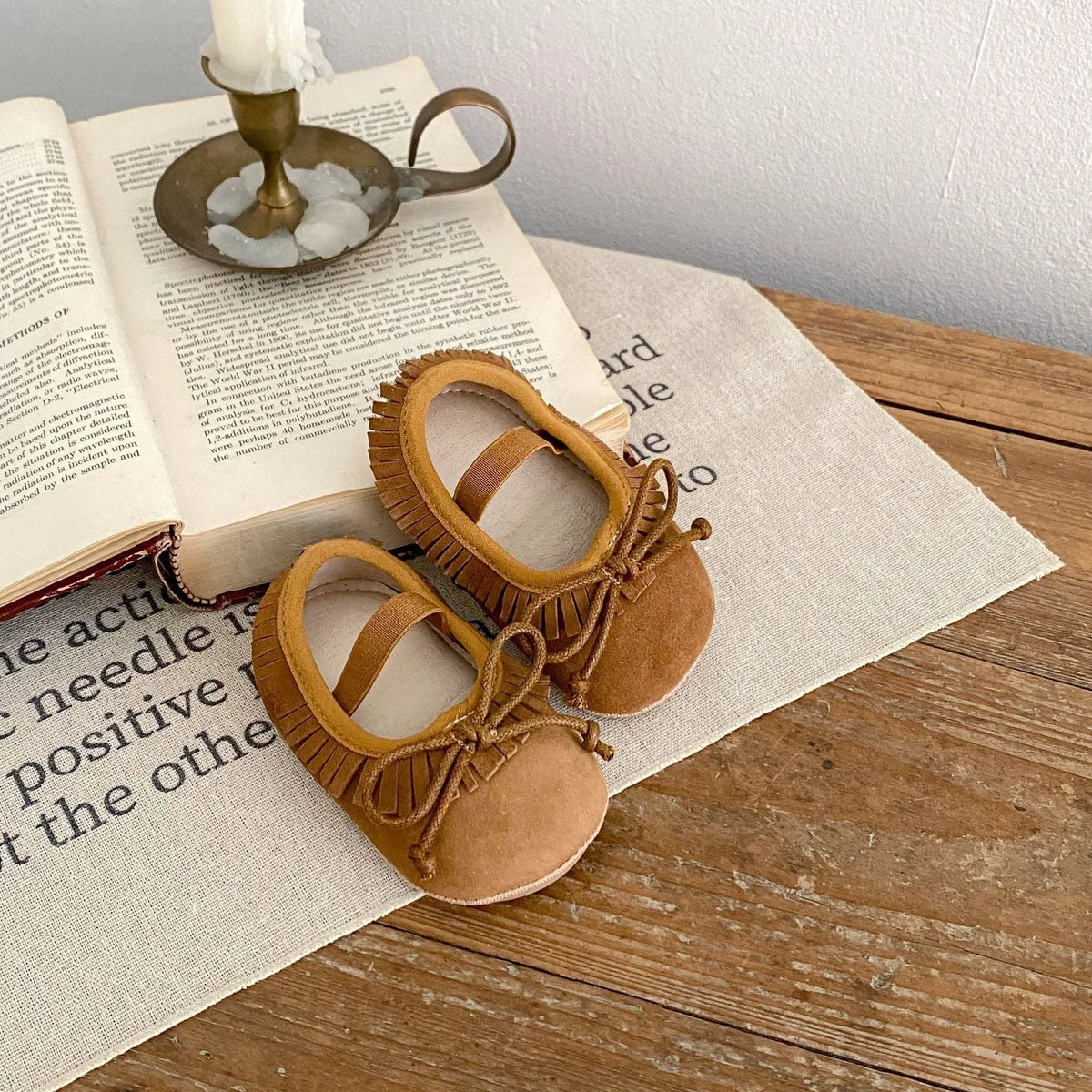 Spring genuine leather baby girl shoes with big bow and fringe, available in multiple colours