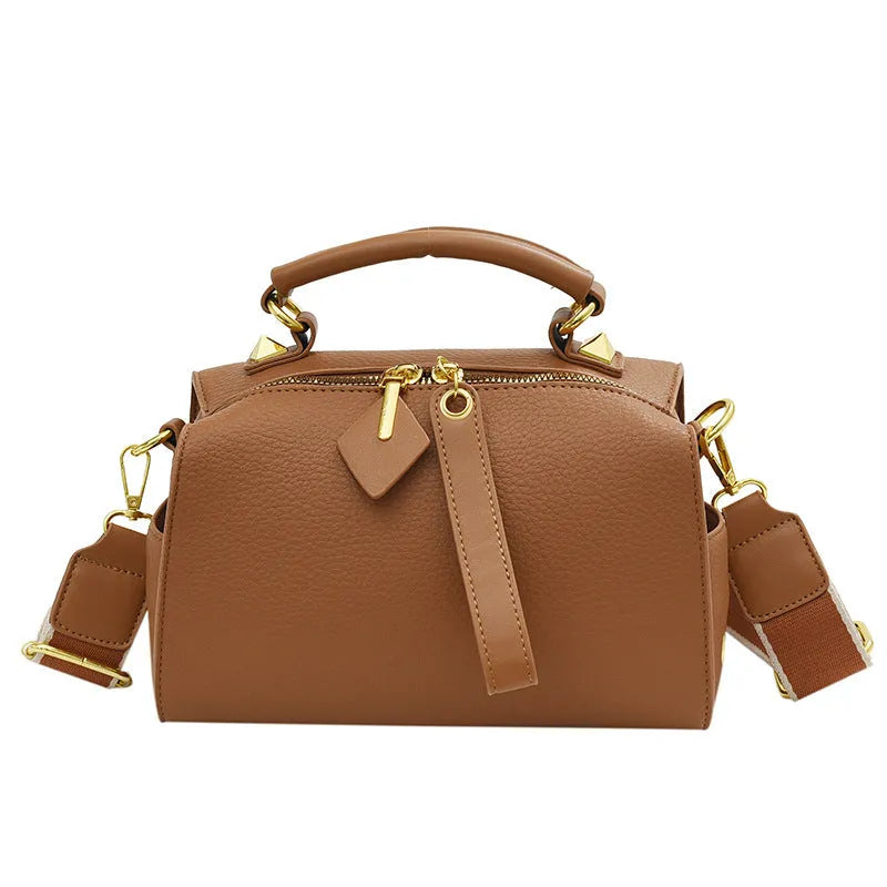 Summer all-matching shoulder messenger bag in PU with visible stitching, outer slit pocket, horizontal square shape, available in five colours