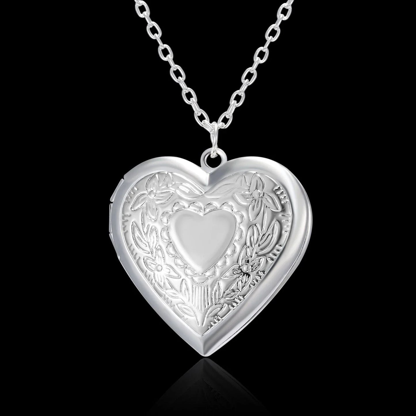 Personalized heart-shaped photo frame necklace in various colors, a romantic gift for women to showcase cherished memories