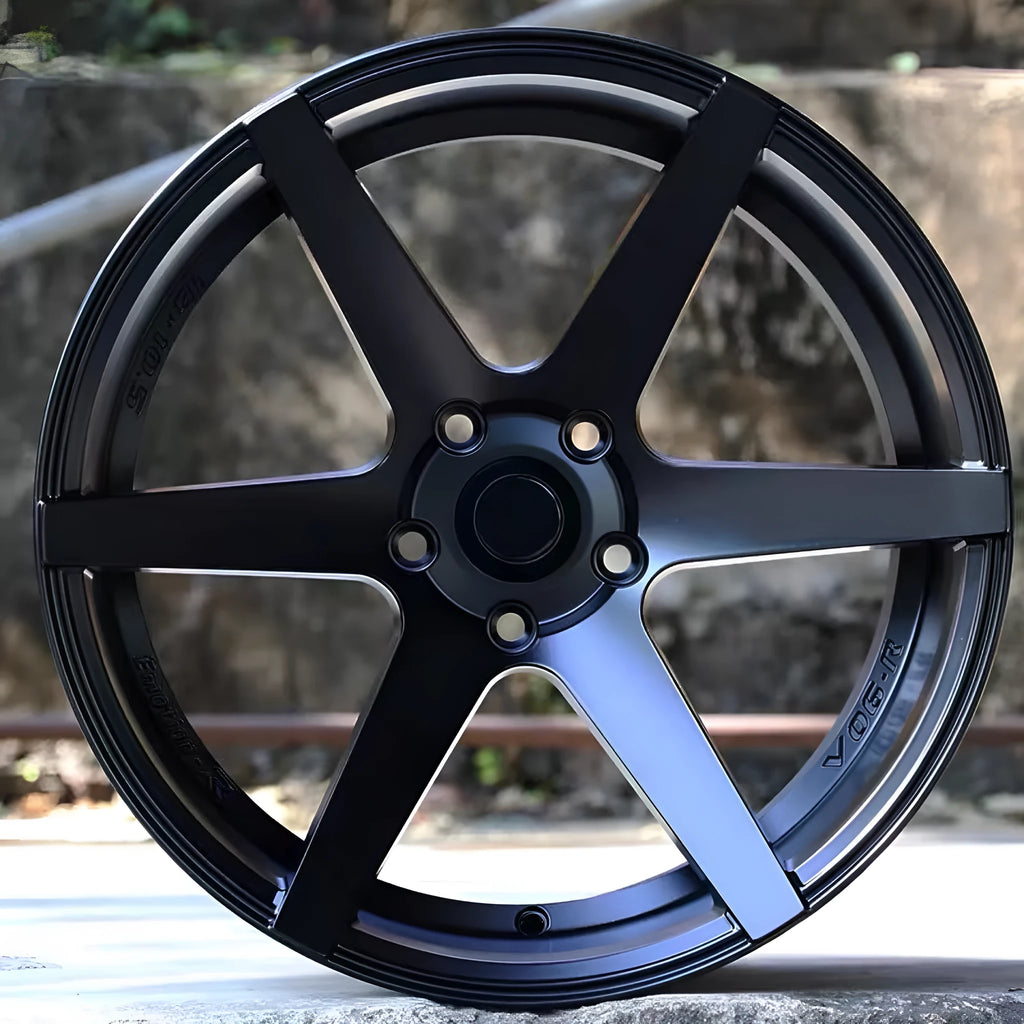 Low-lying wide-sided large concave aluminium alloy wheel modification in 18-inch size for custom car styling