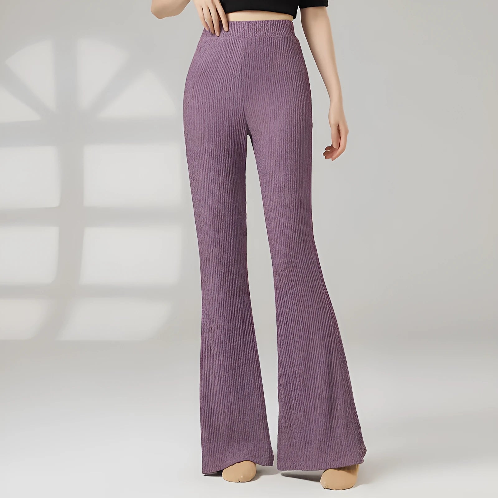 Women's solid colour polyester dance training trousers for classical and sports practice.