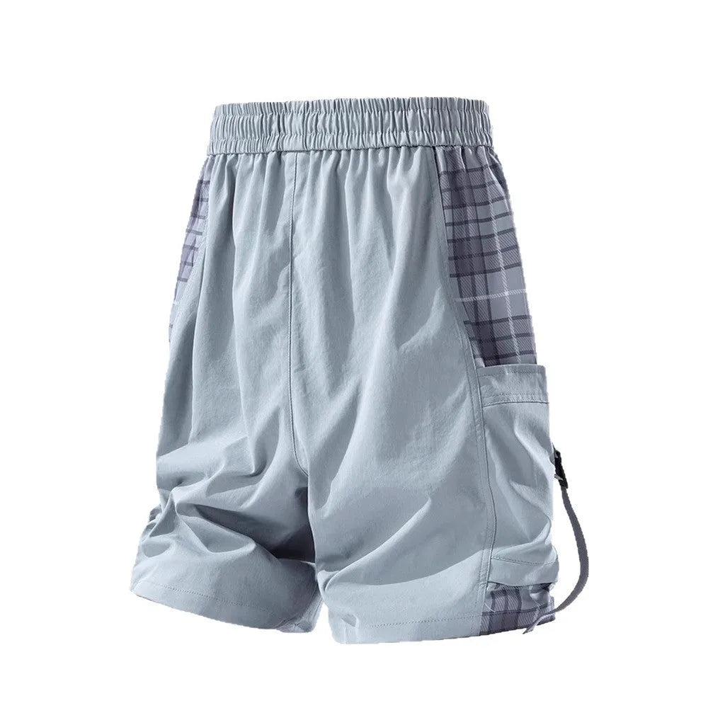 Men's plaid stitch cargo shorts in loose fit with cargo pockets and micro-elastic waistband