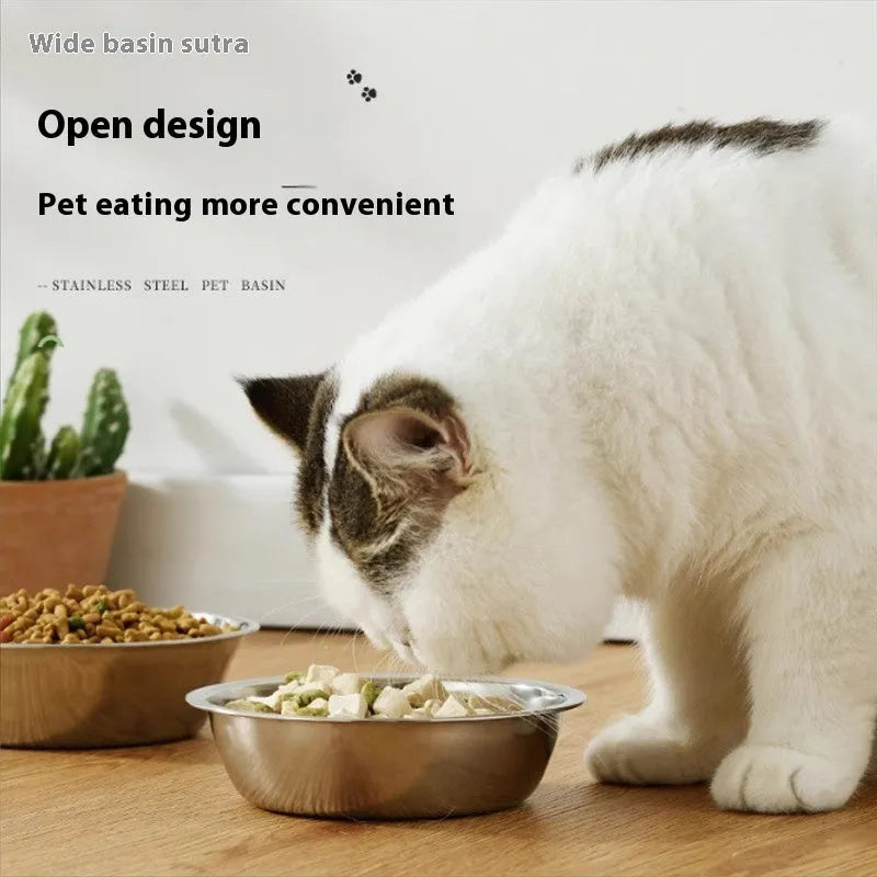 Stainless steel pet bowl in five sizes from 13cm to 22cm for cats and dogs.