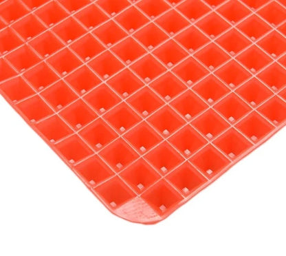 Red silicone pyramid cooking mat with grid for oven and BBQ, 39.5x27.5x1cm