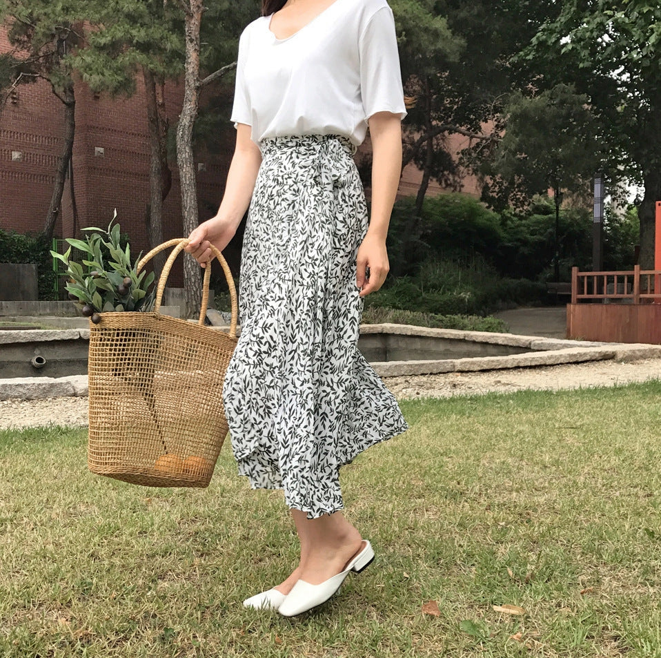 Eco-friendly cotton rope mesh straw shoulder bag for women, lightweight and sustainable fashion accessory