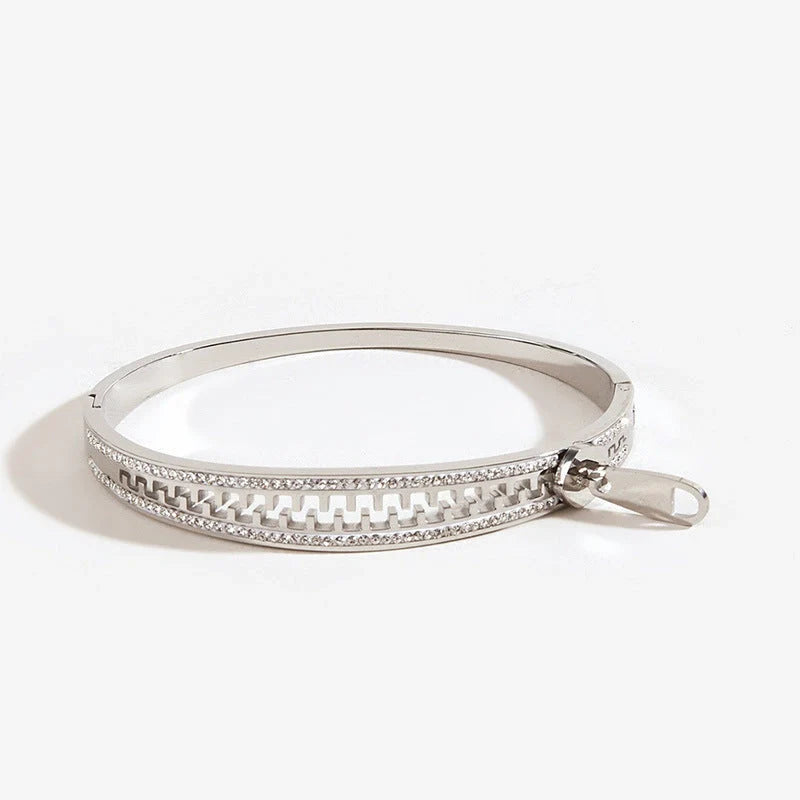 Titanium steel zipper bracelet for girls with unique niche design in golden and silver finishes