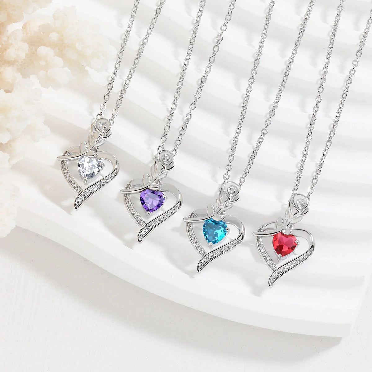 Rose heart-shaped necklace with sparkling rhinestones, a perfect Valentine's Day gift