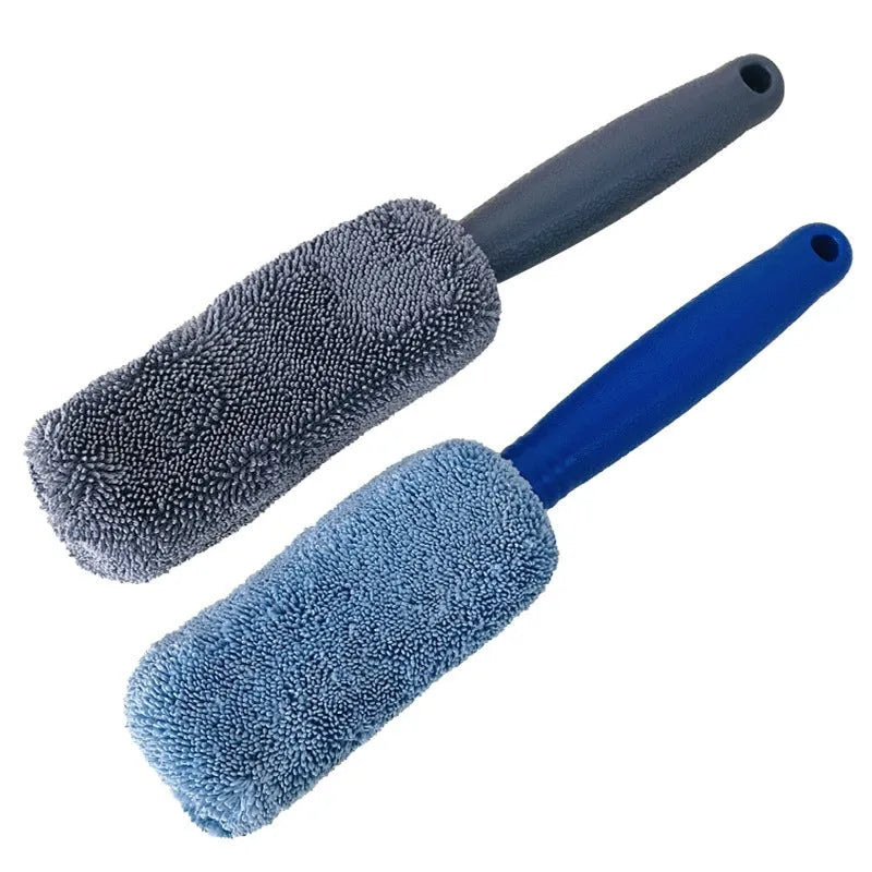 Long handle microfiber car wash brush for cleaning vehicle wheels and tyres in grey and blue