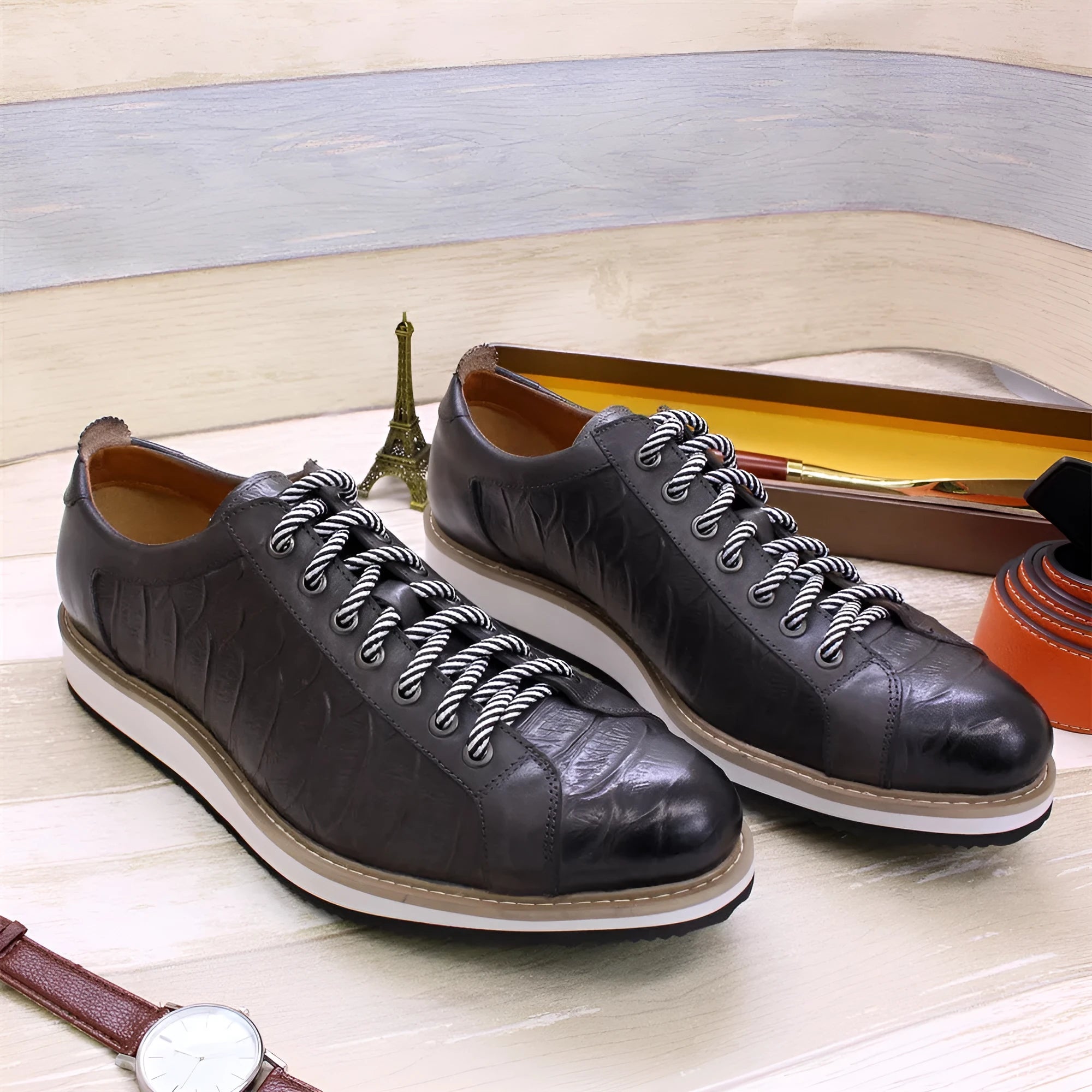 Men's pattern embossed handmade low-tube shoes with front tie closure in four colour options
