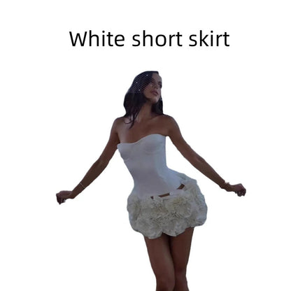 Adjustable tube top and short skirt set in cotton for nightclub outings, available in red and white