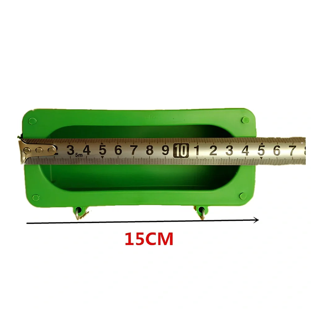 Green plastic splash-proof hanging bird food container, 14.5cm long, 6cm wide, 4.2cm high for garden use