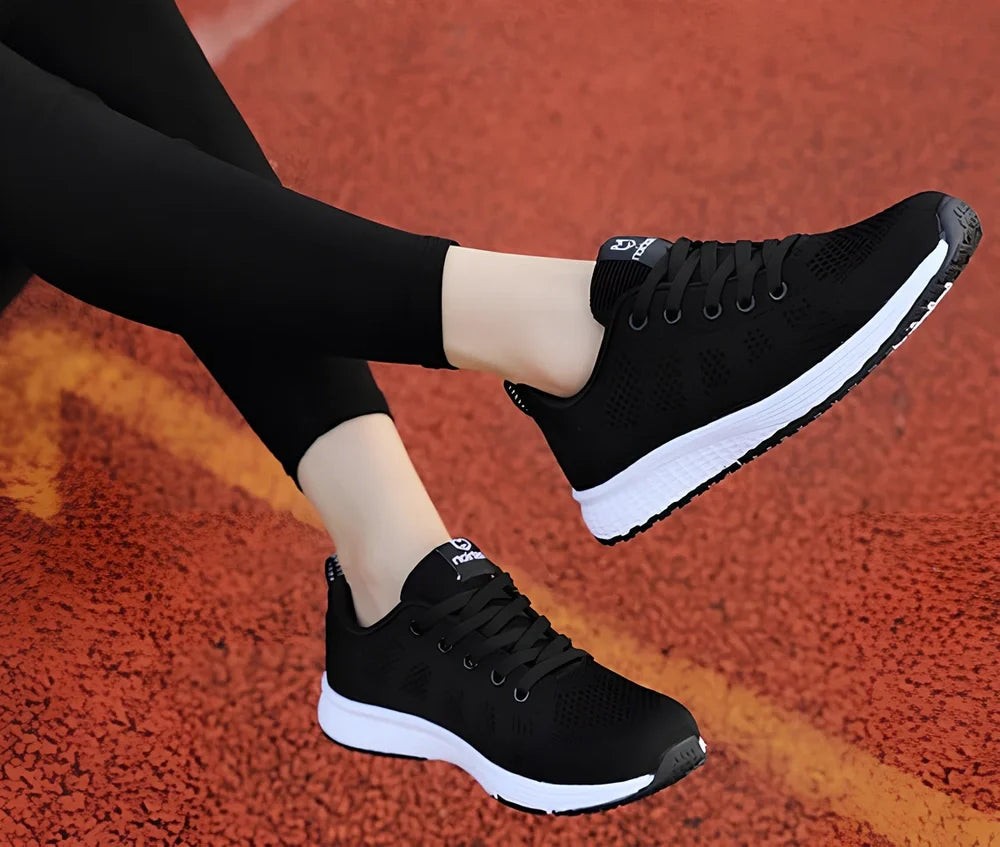 Breathable black mesh sports shoes for female students, flat heel, MD sole, UK size 3-6 range