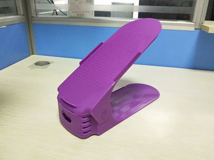 Adjustable double shoe rack made of durable polypropylene with customizable height to organize your shoe collection