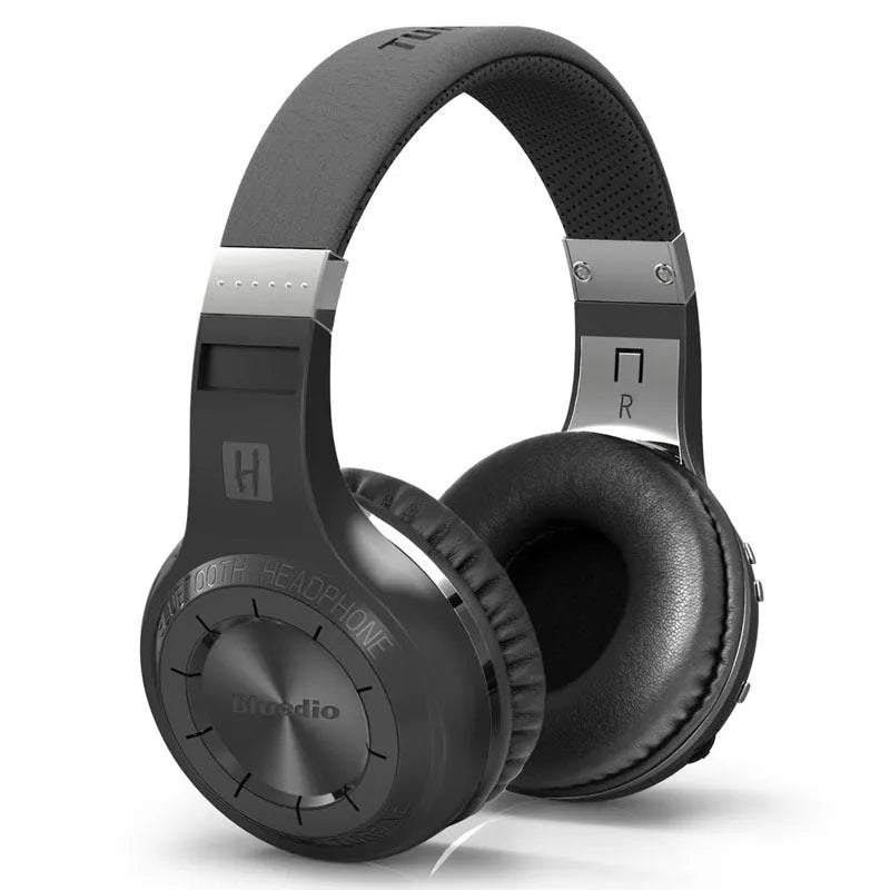 Wireless Bluetooth headphones with stereo subwoofer, 57mm driver, PU ear pads, in black and white colours