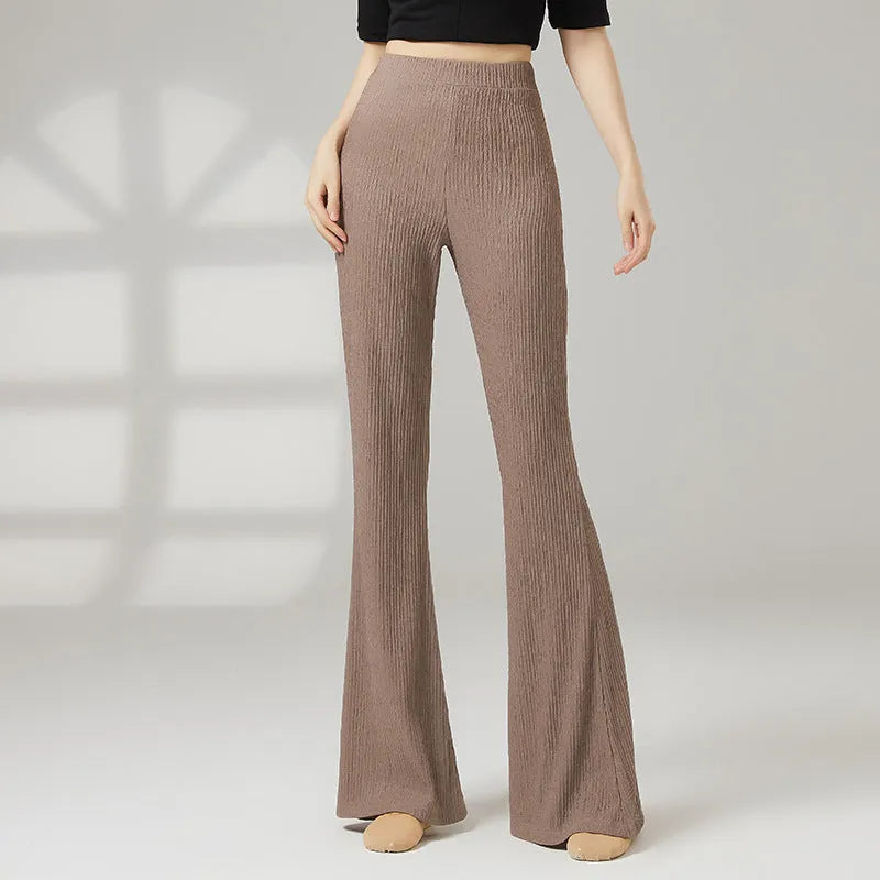 Women's solid colour polyester dance training trousers for classical and sports practice.