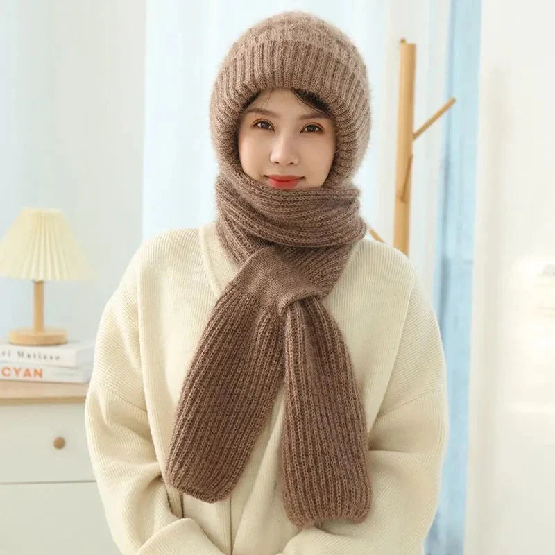 Women's fleece-lined knitted hat and scarf set in various colours for winter warmth