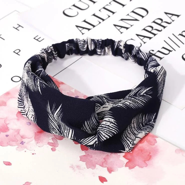 Women's retro style printed headband with elastic free size in vintage-inspired prints