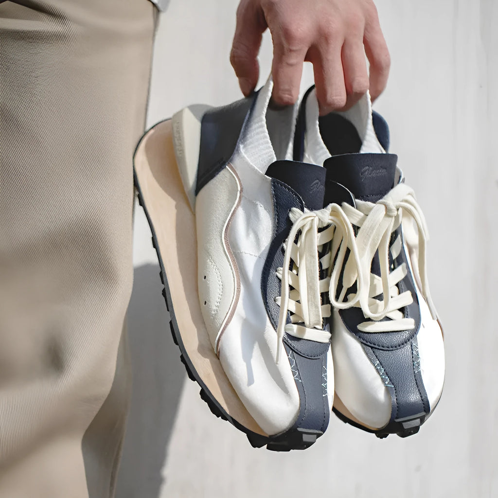Men's retro casual running shoes with breathable upper, rubber sole, low heel, round toe, lace-up closure, in white and blue white
