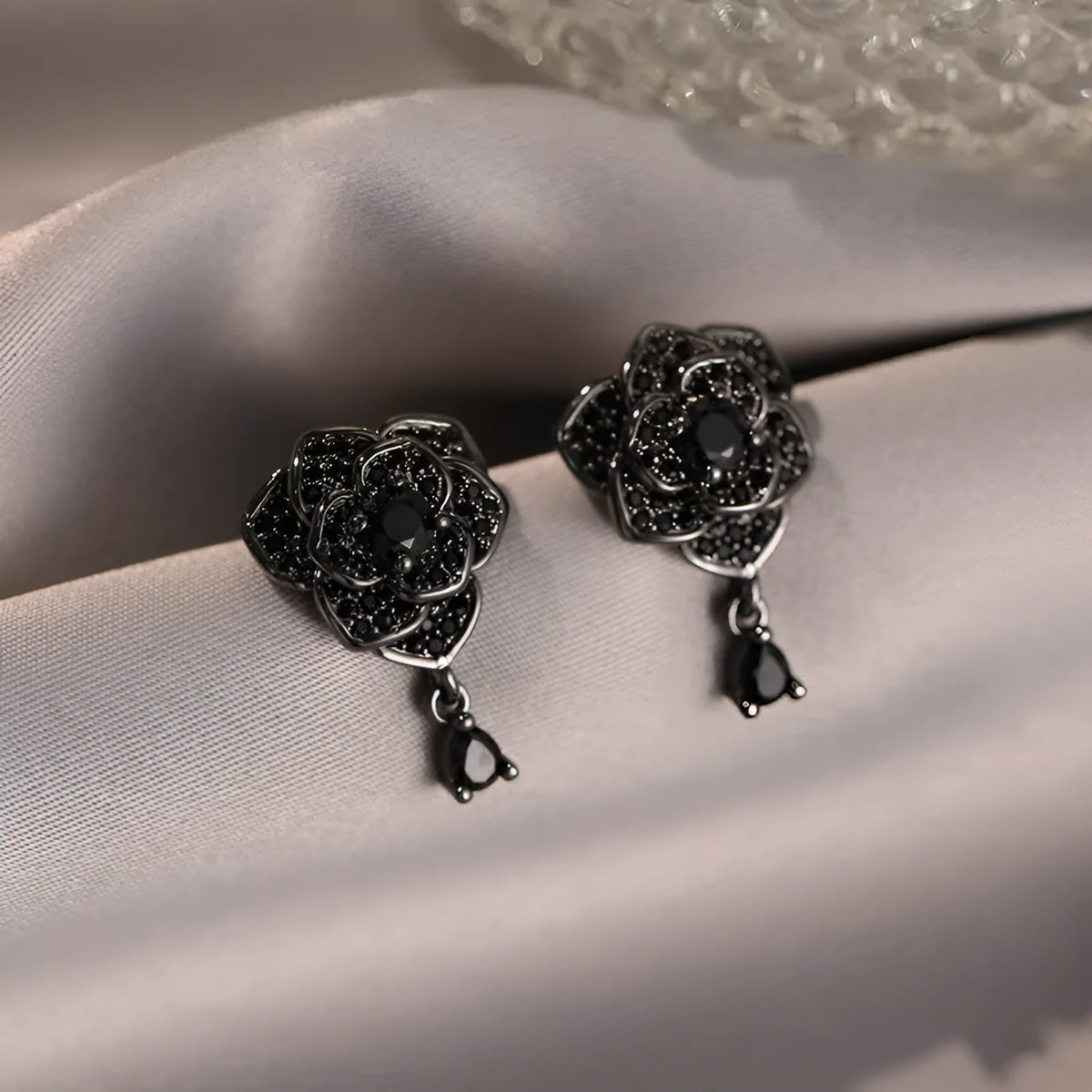 18K gold plated copper black rose zircon stud earrings with flower shape and electroplated finish