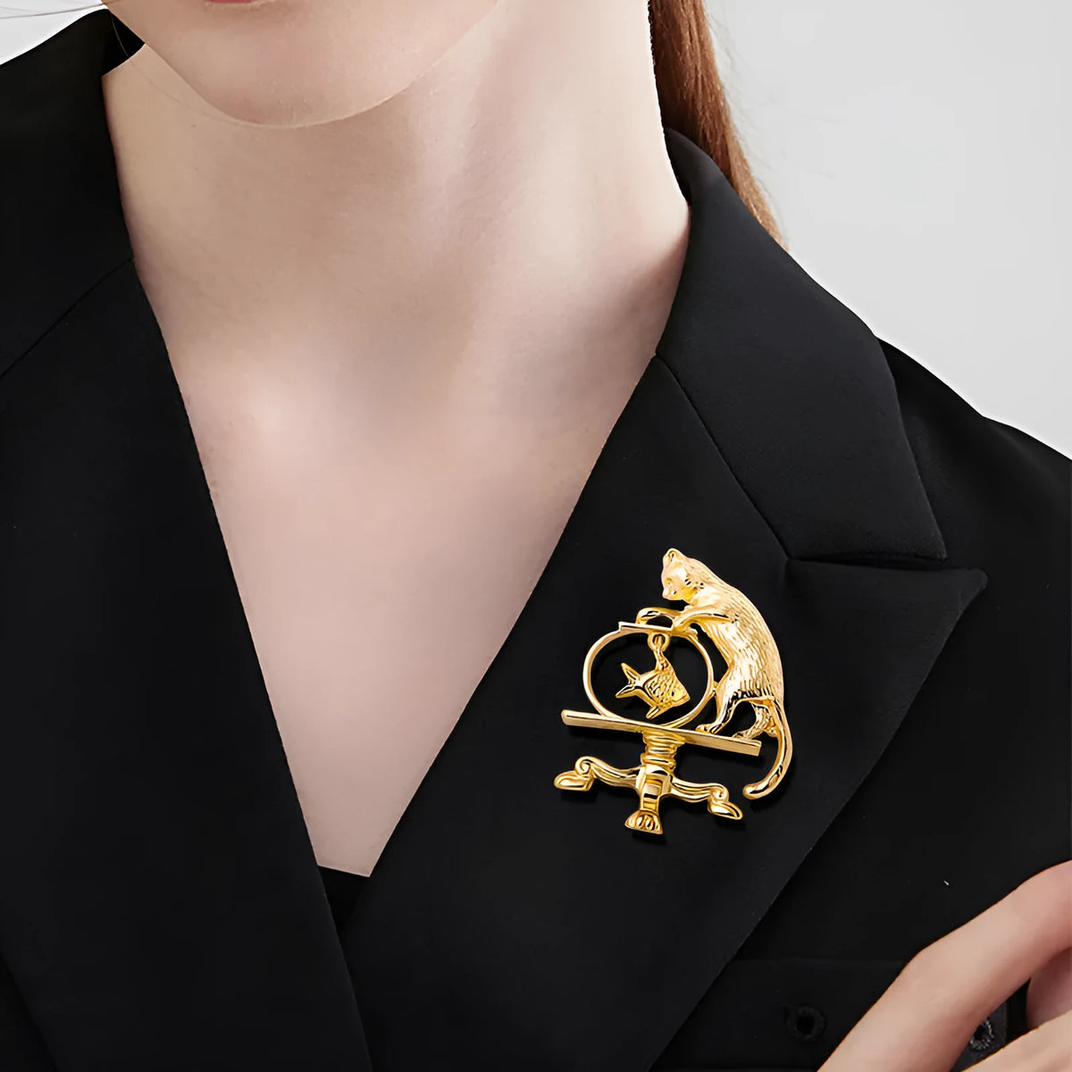 Baroque style metal texture alloy brooch in DW0303 colour for men, shown on a neutral background.