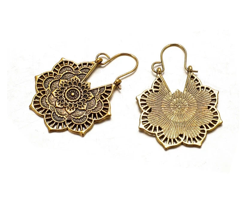 Vintage ethnic style metal openwork floral flower earrings in gold and silvery finishes
