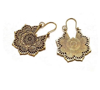 Vintage ethnic style metal openwork floral flower earrings in gold and silvery finishes