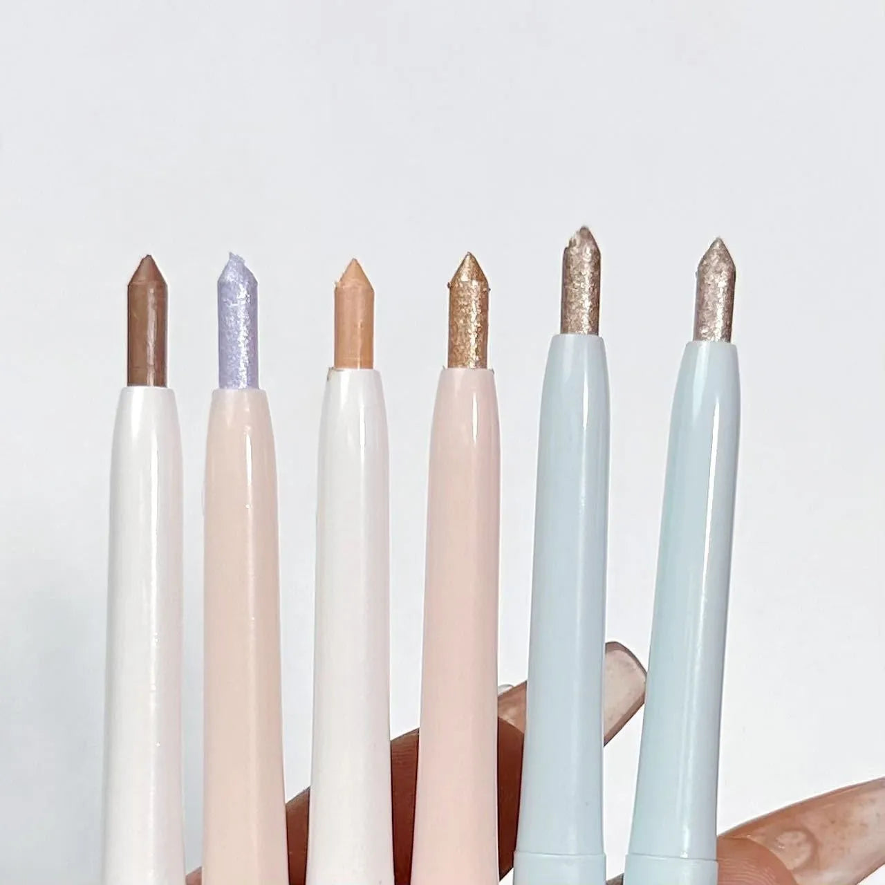 INS-style dual-tip eyeshadow pen in a range of 15 colours including pearlescent and maroon