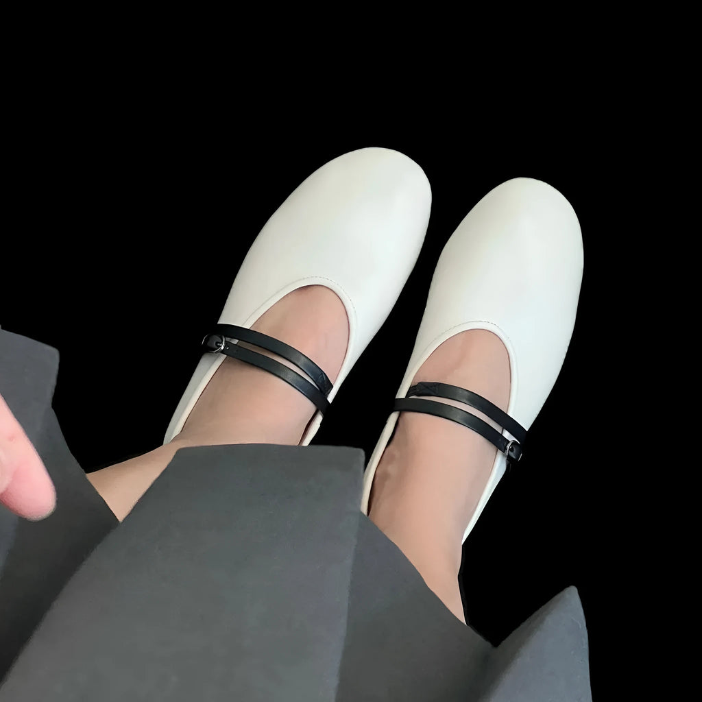 Soft retro Mary Jane shoes round toe shallow mouth black sheepskin low heel buckle fastening