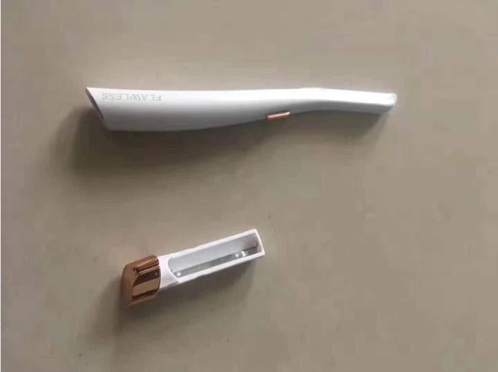 New ladies shaver in white, compact and portable for smooth skin care