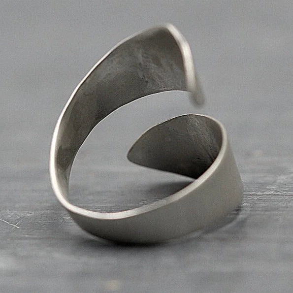 Mountain forest opening adjustable ring in ancient silver, lightweight and durable alloy construction