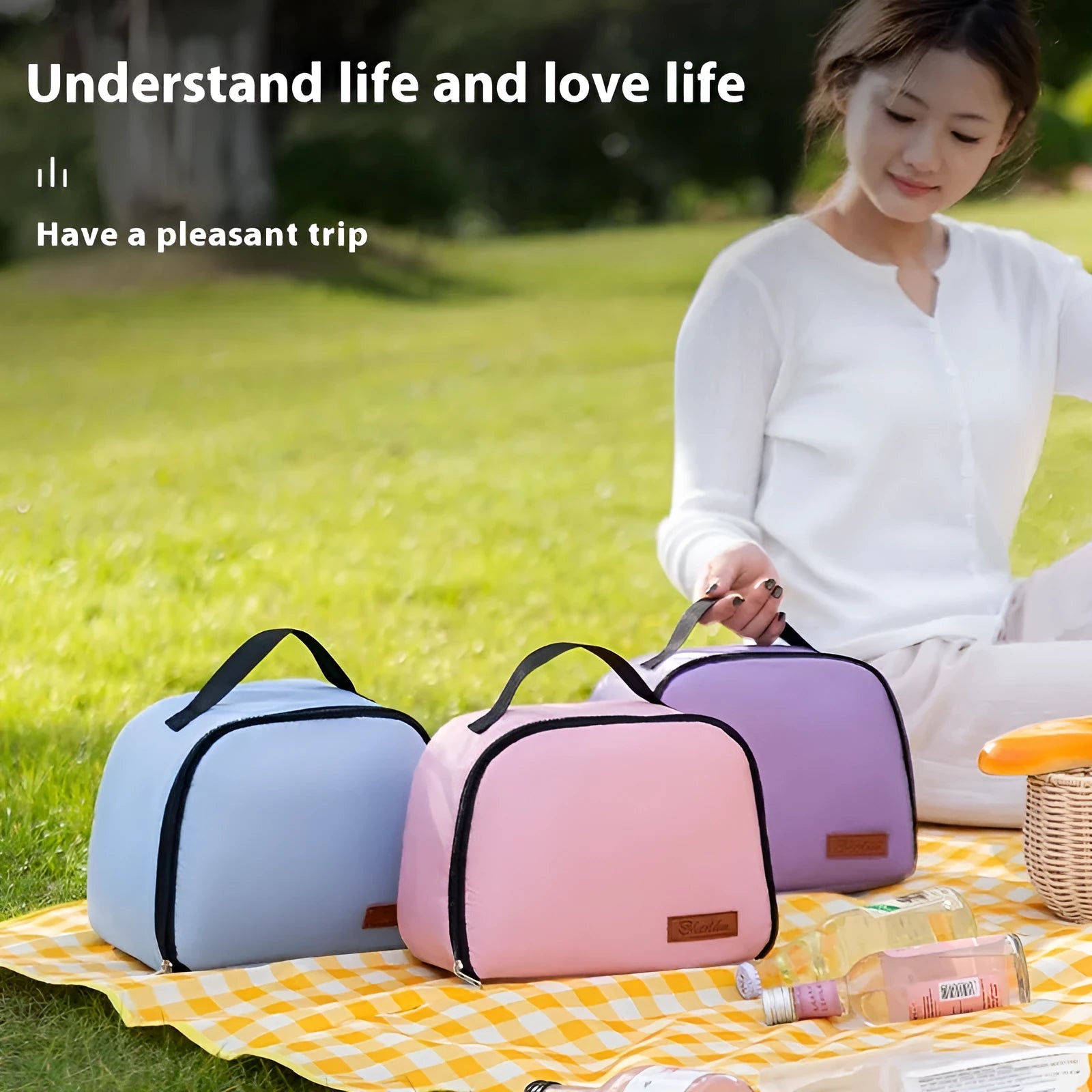 Large insulated lunch box bag in textured cloth available in five colours