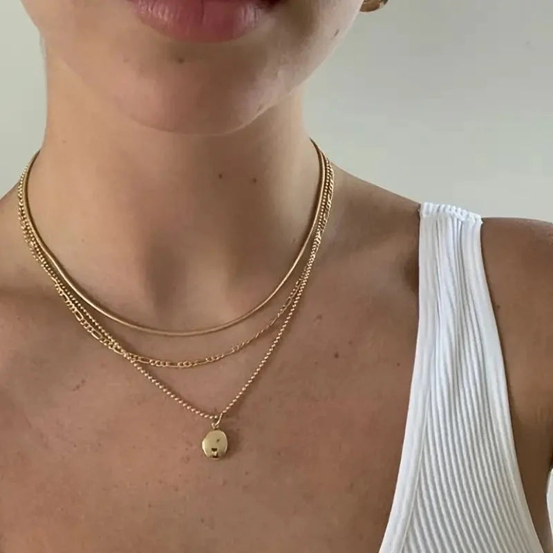 Vintage Geometric Metal Oval Pendant Necklace in gold and silver options