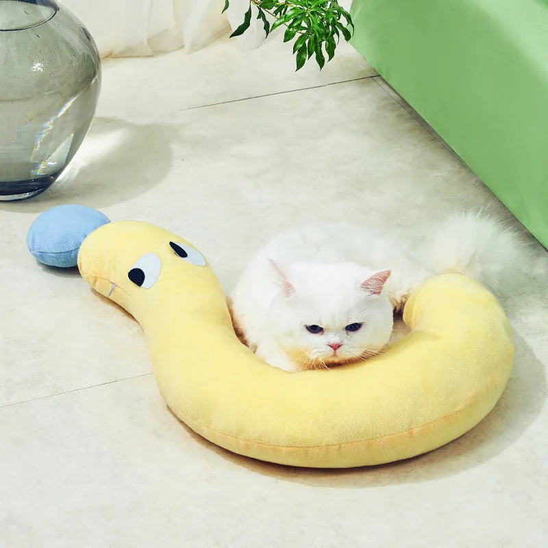 Blue rectangular pet pillow measuring 62x39 cm for cats and dogs