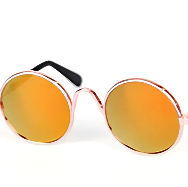 Spring-loaded adjustable pet sunglasses with metal frame and AC resin lenses for cats