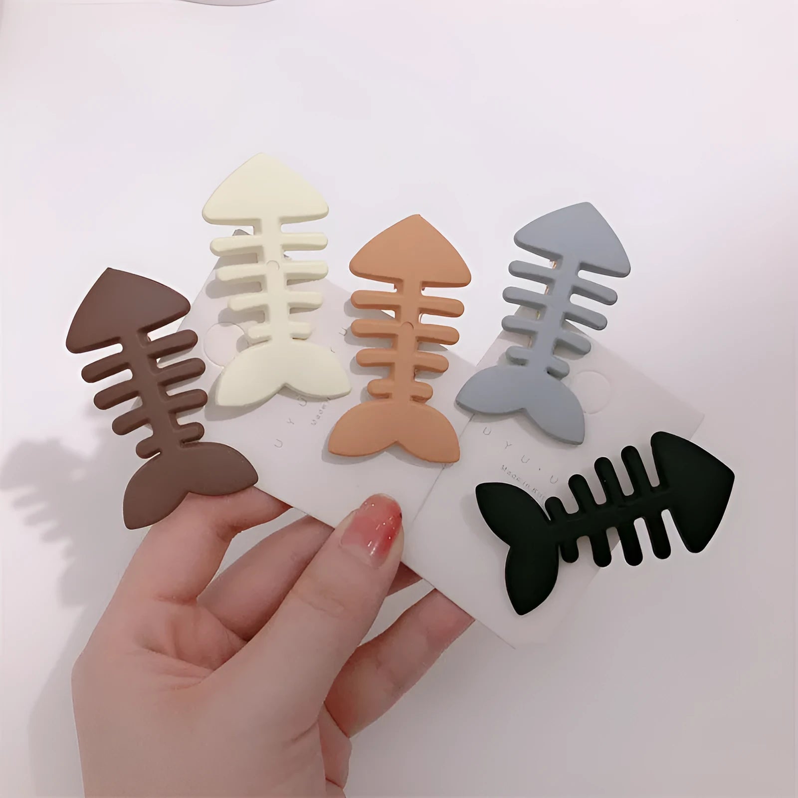 Fishbone pattern barrettes hair clips with duckbill clip mechanism in various colours
