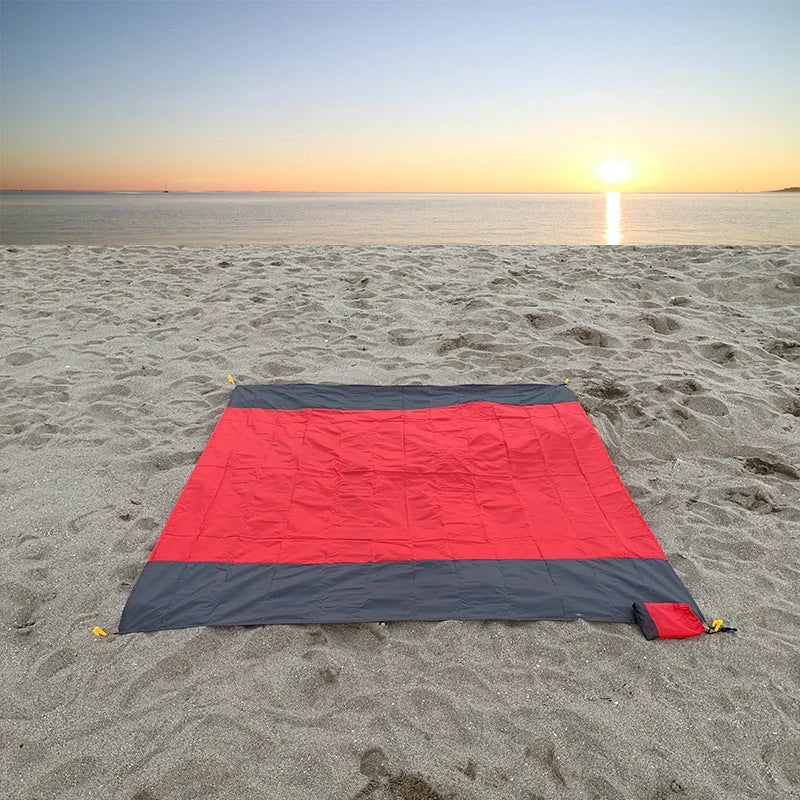 Foldable two-colour waterproof picnic mat for outdoor camping in vibrant colours