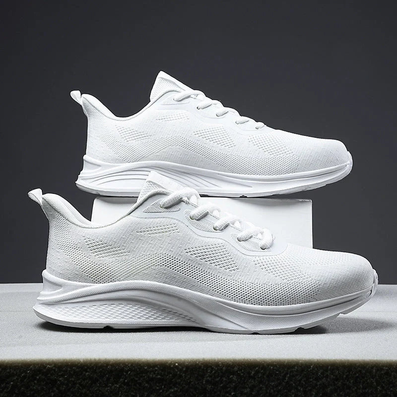 Men's lace-up running shoes with breathable mesh upper in various colours