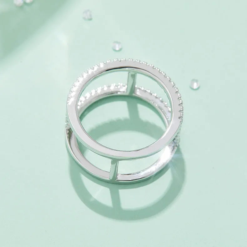 Light chain trendy moissanite ring in S925 silver with platinum plating, less than 0.1 carat, sizes 5-9