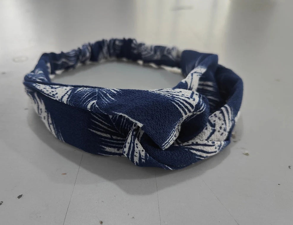 Women's retro style printed headband with elastic free size in vintage-inspired prints