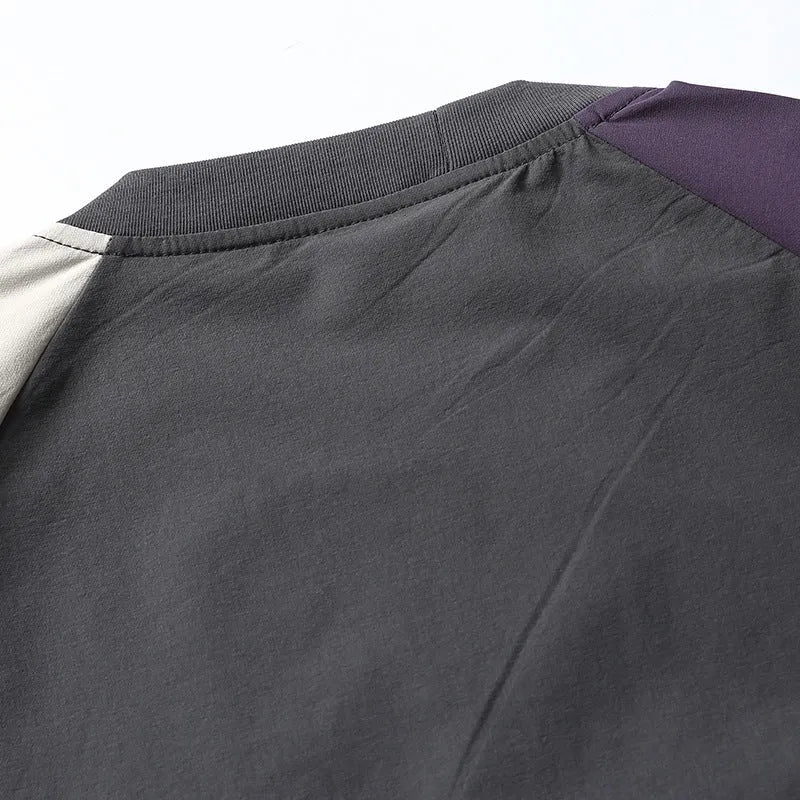Dark grey men's loose-fit t-shirt with contrast colour raglan short sleeves