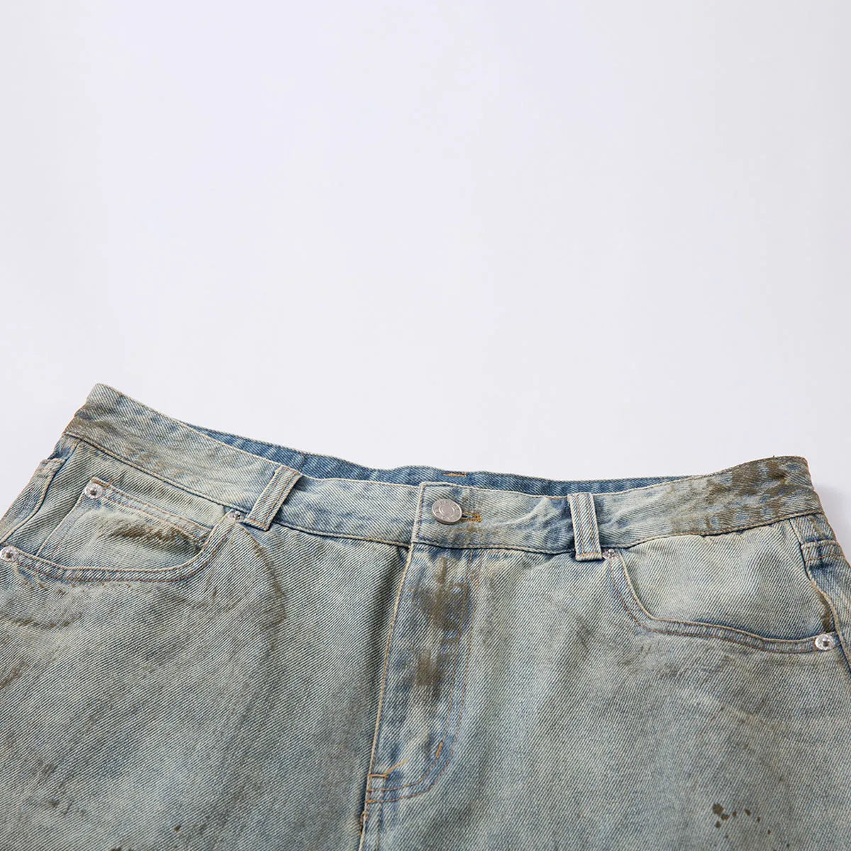 Men's washed blue cropped denim pants with straight leg and zipper fly