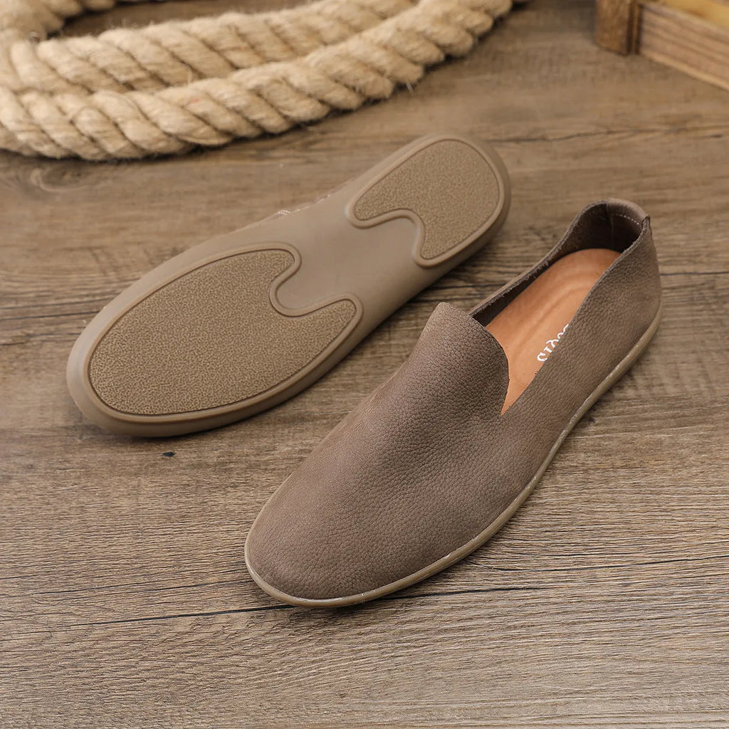 Handmade men's low-top casual shoes in first layer cowhide leather with rubber sole