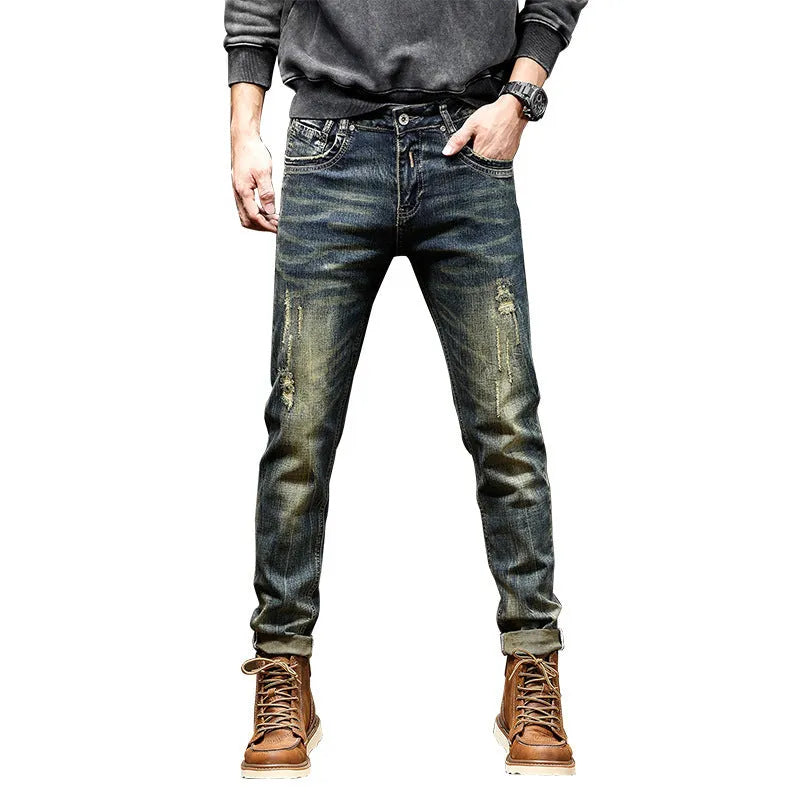 Men's slim-fit jeans in a retro colour with a zip fly, made from cotton denim