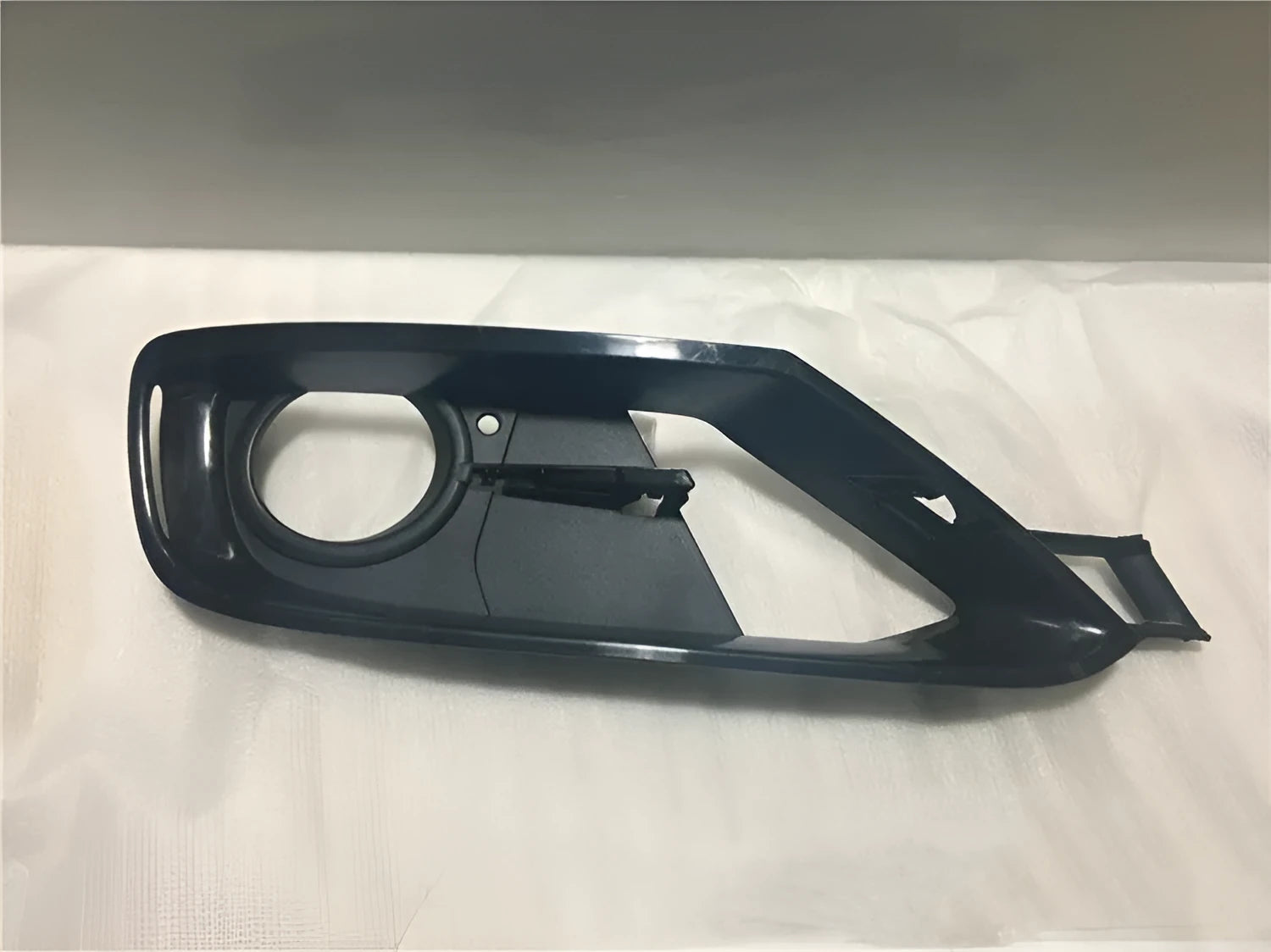 Front bumper fog lamp cover trim for BMW 3 Series F30 left and right pair fully enclosed style