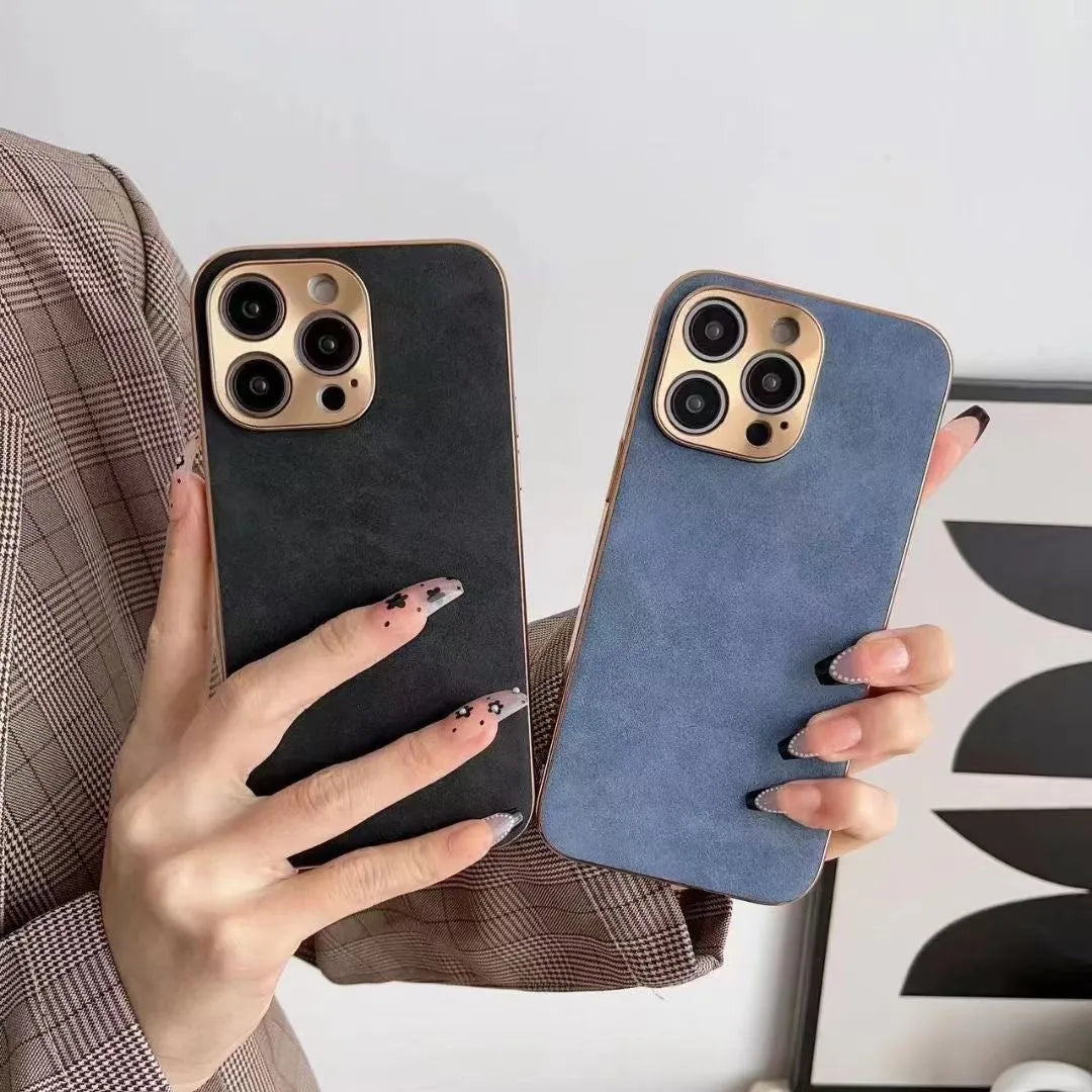 A solid-colour phone case with a leather texture, shown in grey, for an iPhone model.