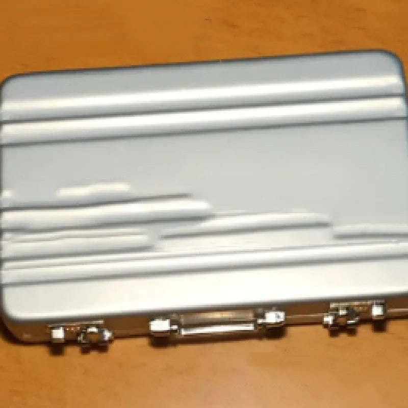 Aluminium alloy metal card holder in multiple colours showing slim 16mm profile