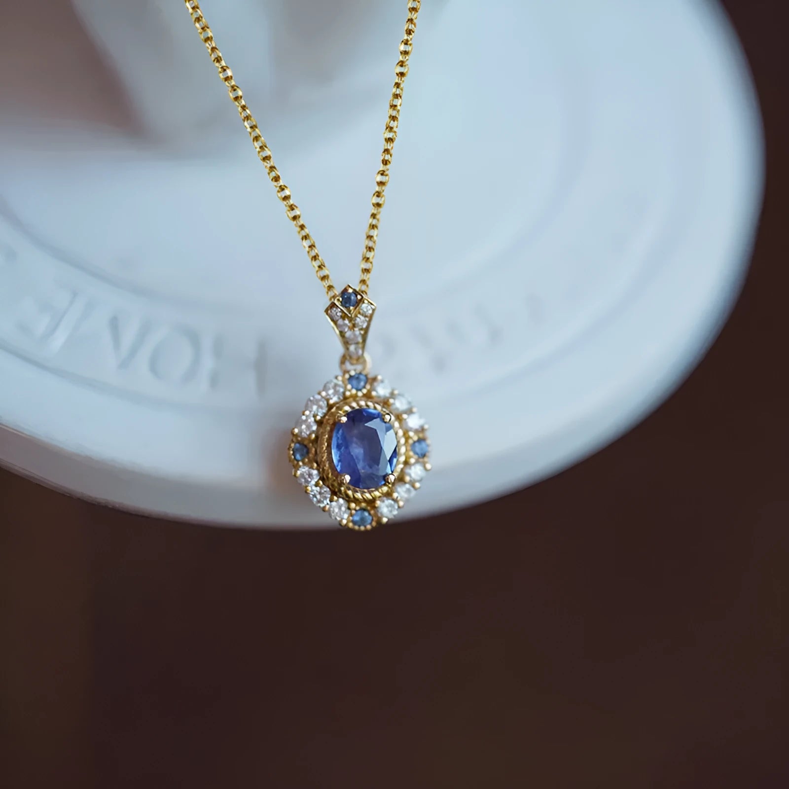 Golden royal style necklace with zircon pendant on adjustable copper chain for women