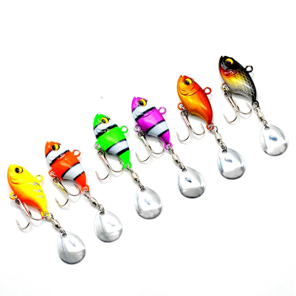 7.5g metal fishing lure with a spinning sequin in a gold colour pattern.