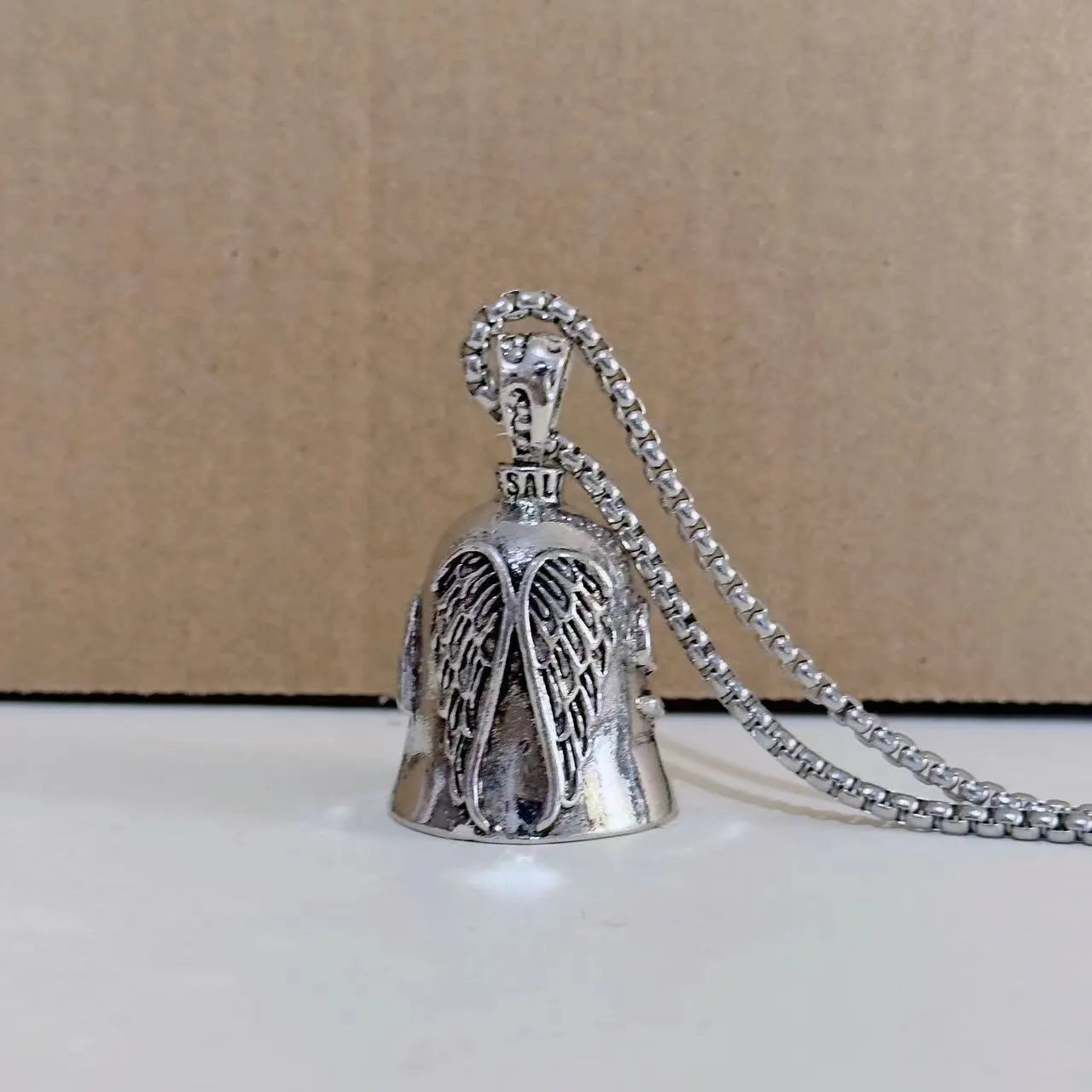 Vintage angel feather necklace and keychain set with white wings pendant design