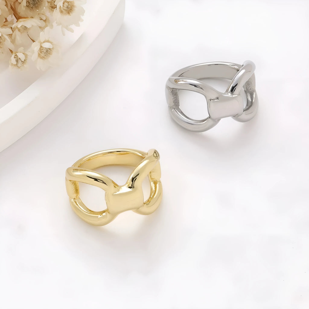 Women's butterfly hollow ring in titanium steel with bow shape and geometric design in gold or steel colour
